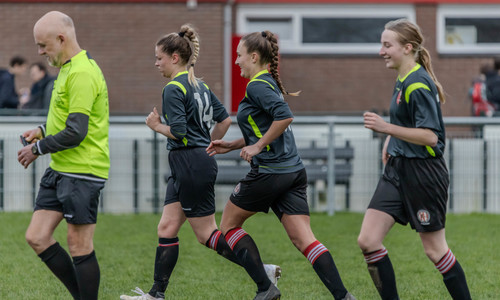 EKC onderuit tegen Harkemase Boys                                       