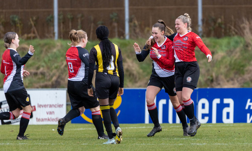 EKC onderuit tegen Veendam 1894